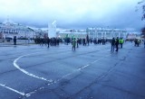 Полиция решила прекратить митинг в Вологде, дав митингующим пошуметь около часа 
