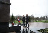 Сергей Воропанов вместе с депутатами ЗСО и Гордумы в День Победы возложили цветы к воинским мемориалам
