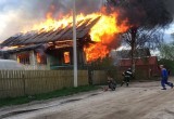 Три человека заживо сгорели несколько часов назад в Тотемском районе 