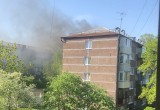 Двоих малышей вынесли из горящего дома на улице Горького 