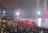 Женщины пришли на концерт Артура Пирожкова в Череповце без защитных средств