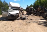 Водитель ГАЗели погиб в лобовом столкновении с большегрузом на вологодской дороге 
