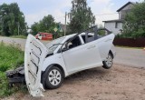 Водитель без прав едва не убил 17-летнюю пассажирку, врезавшись в грузовик на улице Московской