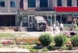 Вологжанин, спеша за скидками в «Магнит», чуть не заехал в магазин на «буханке»   