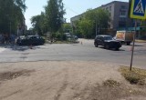 Видео момента ДТП в Соколе, где едва не разбился грудной ребенок  