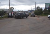 В Харовске наглый водитель кроссовера снес с дороги велосипедиста и попал на видео