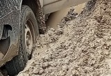 Костромские водители тонут в непроходимой грязи по пути в Вологодскую область 
