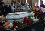 Изнасилованную и убитую милиционером-педофилом 9-летнюю Настю Муравьеву похоронили