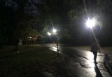 В парке Ветеранов появилось освещение на центральной аллее  