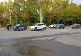 Старичок на кроссовере сбил двух пешеходов в Череповце, один пострадавший в больнице  