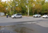 Старичок на кроссовере сбил двух пешеходов в Череповце, один пострадавший в больнице  
