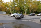 Старичок на кроссовере сбил двух пешеходов в Череповце, один пострадавший в больнице  