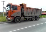 Двухлетний ребенок пострадал в ДТП с самосвалом на автотрассе в Вожегодском районе