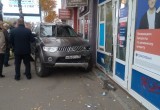 Массовая авария произошла на пересечении улиц Лениградской и Петина в Вологде