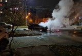 Иномарка вспыхнула прямо на ходу и сгорела дотла на ул. Гагарина в Вологде  