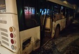 Появились фото и подробности жуткого ДТП на Вологодчине: рейсовый автобус смял легковушку  