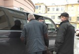 Опубликовано видео задержания Василия Жидкова на месте работы сотрудниками ФСБ  