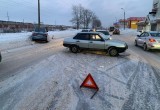 Еще один шустрый старичок на ВАЗе отправил молодого водителя иномарки на больничный  