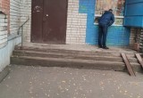 Жителям домов в Вологде не дают жизни пьяные бомжи с ножами