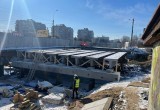 На правом мосту через Шограш идет монтаж балок пролетного строения