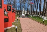 Депутат Марина Денисова поздравила ветеранов и коллектив ВРЗ с Днем Победы