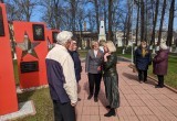Депутат Марина Денисова поздравила ветеранов и коллектив ВРЗ с Днем Победы