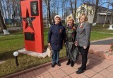 Депутат Марина Денисова поздравила ветеранов и коллектив ВРЗ с Днем Победы