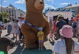 Праздник продолжается: обнимитесь и сфотографируйтесь с медведем "Вологда-поиск"!
