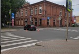 Пожилая жительница Вологодчины чуть не погибла под колесами иномарки на Луначарского