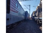 За секунду до трагедии: в Вологодской области с рельсов сошел грузовой состав...