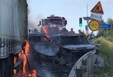 Жуткое кровавое ДТП в Вологодской области: несколько машин горят на мосту вместе с людьми