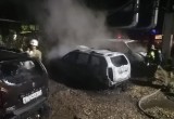 В полтретьего ночи на Вологодчине горели три автомобиля, один спасти не удалось…