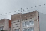 Вологодские подростки тянутся к высокому: вновь несколько оболтусов замечены на крыше многоэтажки