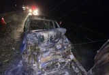 Пожилой водитель переломал себе ребра на трассе под Вологдой, еще два автомобиля полностью сгорели