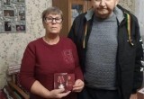Родителям погибшего вологжанина передали посмертную награду сына