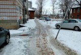 В Вологде два дня боролись со скользкостью тротуаров и…