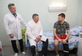Олег Кувшинников навестил вологодских бойцов в клинической больнице