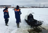 На Вологодчине рыбак на снегоходе провалился в 8-метровую полынью