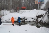Работники «Вологдагорводоканала» обследуют малые реки и ливневки перед паводковым сезоном