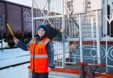 Женщины рабочих профессий - миссия выполнима: Анастасия Махалаева руководит работой железнодорожного переезда