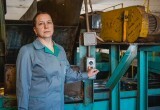 Женщины рабочих профессий - миссия выполнима: Ирина Грушевская работает машинистом топливоподачи на ЧФМК