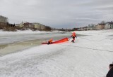 Лед на реке Вологде тает, но вологжан не пугают ни штрафы, ни смерть