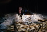 В Вологодской области молодой водитель насмерть задавил мужчину, который упал с капота трактора