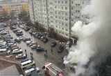 Во дворе дома на Ярославской в Вологде вспыхнул автомобиль
