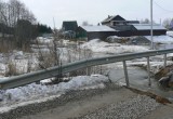 В Вологодском округе на месте разрушенного моста через Шограш ребенка водой затянуло в трубу