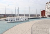 Антивандальные бетонные скамейки в виде камней появятся у Архангельского моста в Череповце