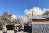 В Вологде горит деревянный дом в Техническом переулке