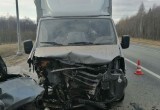 Пожилой водитель "Ниссана" скончался в больнице после жесткого столкновения с "Газелью" под Вологдой