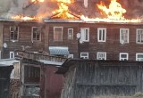 В Вологодской области сгорел 12-квартирный жилой дом: без крыши над головой остались несколько семей