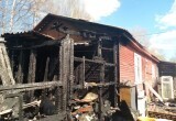 В Вологодской области полицейские спасли из объятого огнем дома трех пожилых людей